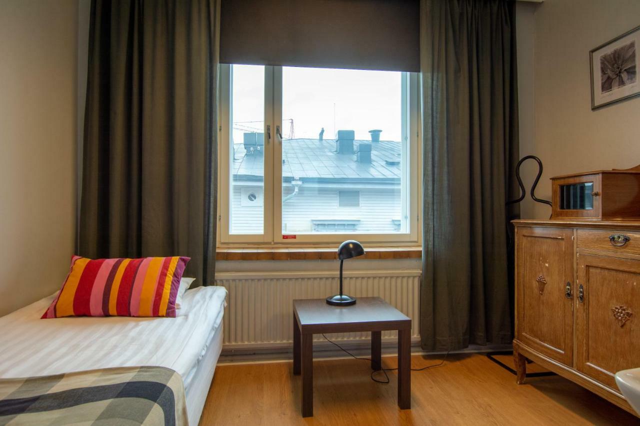 Hostel Buisto Pori Bagian luar foto