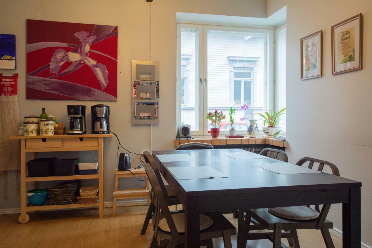 Hostel Buisto Pori Bagian luar foto