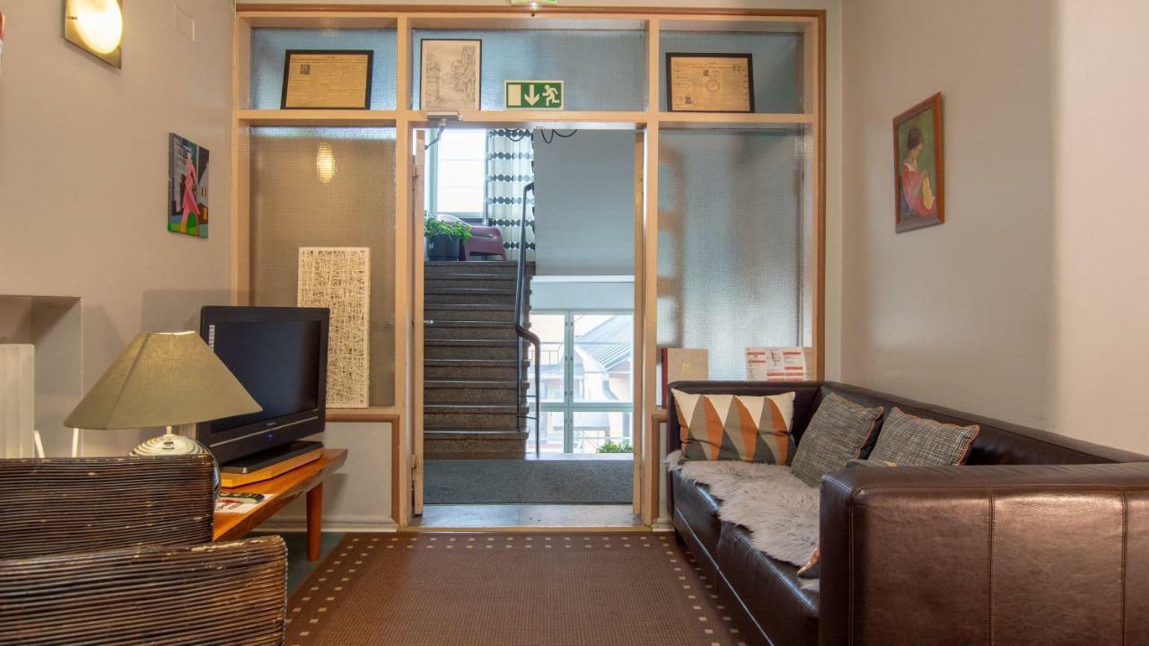 Hostel Buisto Pori Bagian luar foto