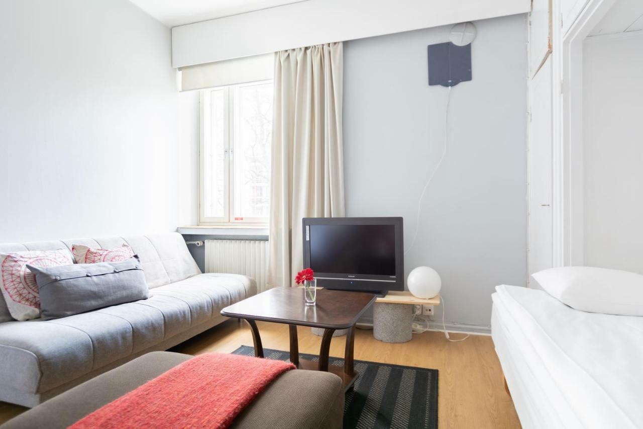 Hostel Buisto Pori Bagian luar foto